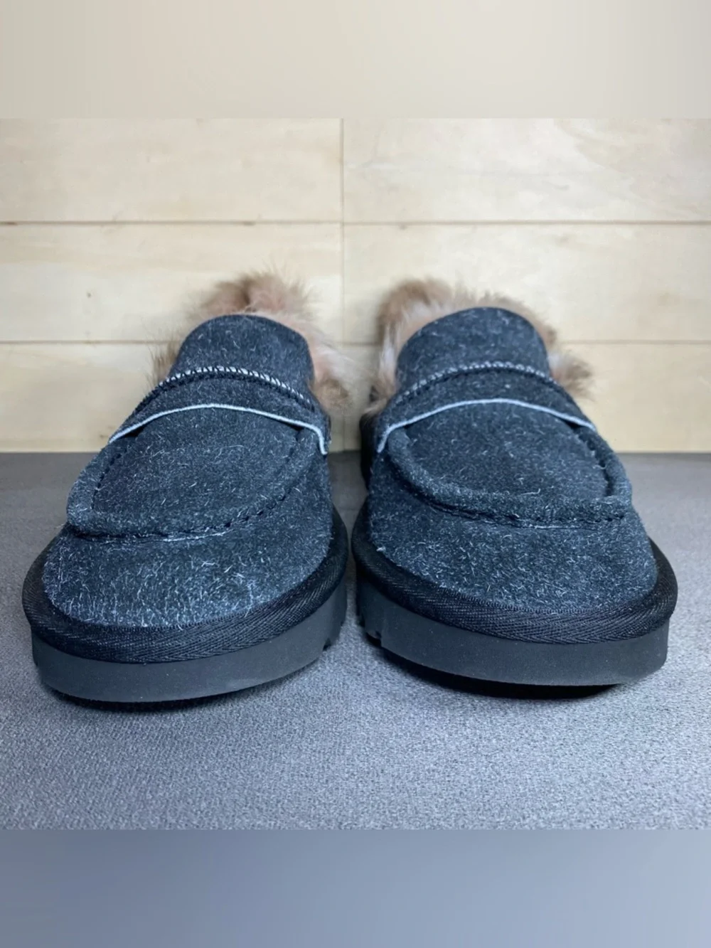 UGG Ellis Loafer Black Hairy Suede Women's Size 9 Shoes Lambs Fur 1179390 - Picture 5 of 11